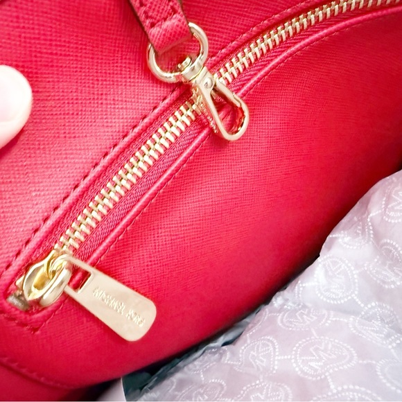 Michael Kors Quinn Medium Pebbled Leather Tote Bag in Crimson Red NEW! - Picture 8 of 9